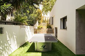 Cascais Contemporary Villa by Cadenzalux