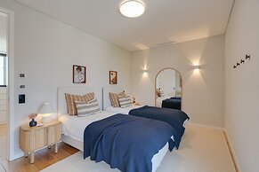 Cascais Contemporary Villa by Cadenzalux