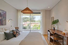 Cascais Contemporary Villa by Cadenzalux