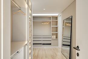 Cascais Contemporary Villa by Cadenzalux