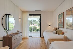 Cascais Contemporary Villa by Cadenzalux