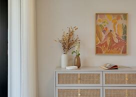 Cascais Contemporary Villa by Cadenzalux