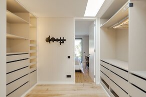 Cascais Contemporary Villa by Cadenzalux