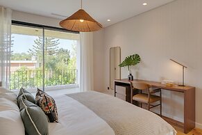 Cascais Contemporary Villa by Cadenzalux