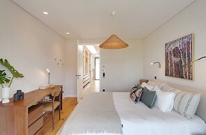 Cascais Contemporary Villa by Cadenzalux