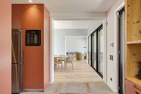 Cascais Contemporary Villa by Cadenzalux