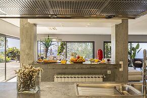 Carmim Villa by Cadenzalux