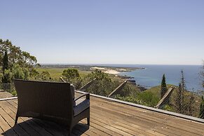 Carmim Villa by Cadenzalux