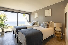 Carmim Villa by Cadenzalux