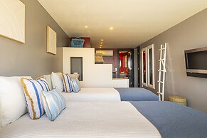 Carmim Villa by Cadenzalux