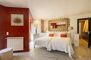 Carmim Villa by Cadenzalux