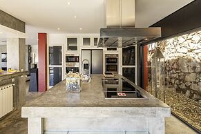 Carmim Villa by Cadenzalux