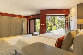 Carmim Villa by Cadenzalux