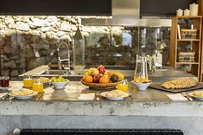 Carmim Villa by Cadenzalux