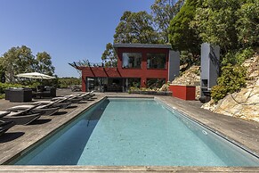 Carmim Villa by Cadenzalux