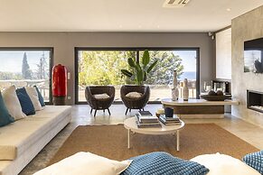 Carmim Villa by Cadenzalux