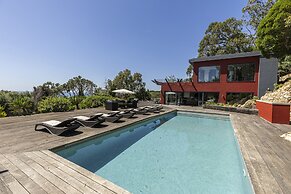 Carmim Villa by Cadenzalux