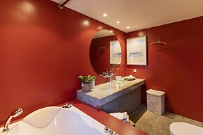 Carmim Villa by Cadenzalux