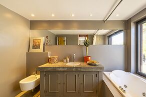 Carmim Villa by Cadenzalux