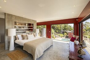 Carmim Villa by Cadenzalux