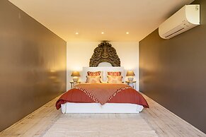 Carmim Villa by Cadenzalux