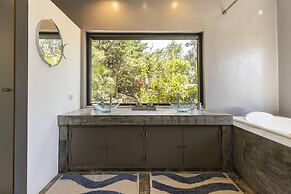 Carmim Villa by Cadenzalux