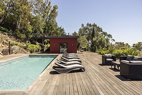 Carmim Villa by Cadenzalux