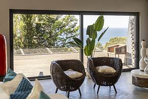 Carmim Villa by Cadenzalux