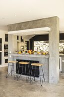 Carmim Villa by Cadenzalux