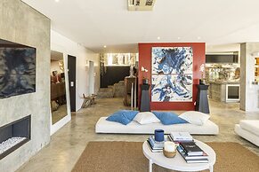 Carmim Villa by Cadenzalux