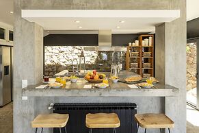 Carmim Villa by Cadenzalux