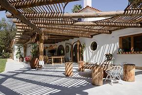 Elysian Villa by Cadenzalux