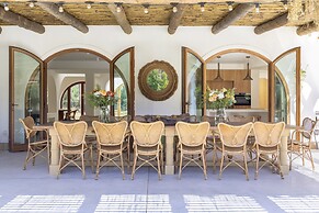 Elysian Villa by Cadenzalux