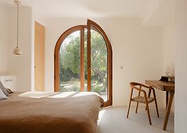 Elysian Villa by Cadenzalux