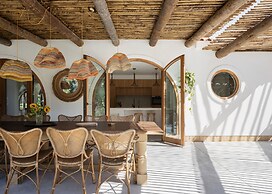 Elysian Villa by Cadenzalux