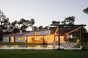 Elysian Villa by Cadenzalux