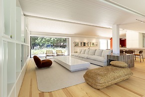 Havenwood Villa by Cadenzalux