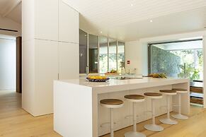 Havenwood Villa by Cadenzalux