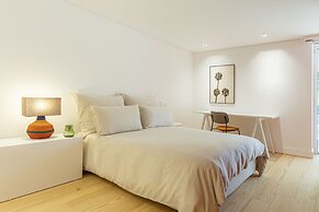 Havenwood Villa by Cadenzalux