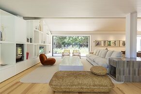 Havenwood Villa by Cadenzalux