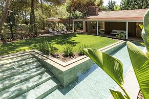 Havenwood Villa by Cadenzalux