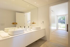 Havenwood Villa by Cadenzalux