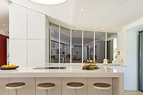 Havenwood Villa by Cadenzalux