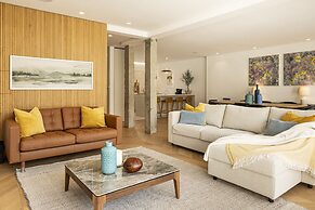 Contemporary Restelo Pool Haven by Cadenzalux