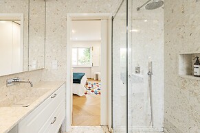 Contemporary Restelo Pool Haven by Cadenzalux