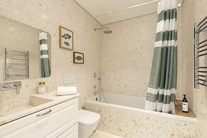 Contemporary Restelo Pool Haven by Cadenzalux