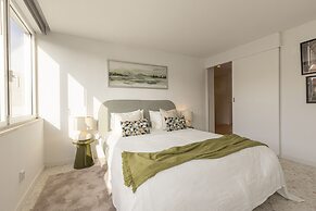 Contemporary Restelo Pool Haven by Cadenzalux