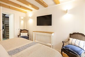 Cascais Petit Bijou by Cadenzalux