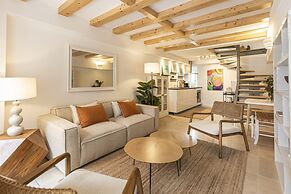 Cascais Petit Bijou by Cadenzalux