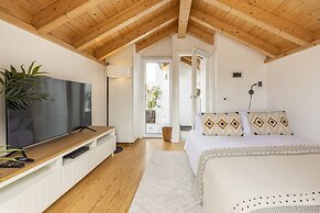 Cascais Petit Bijou by Cadenzalux